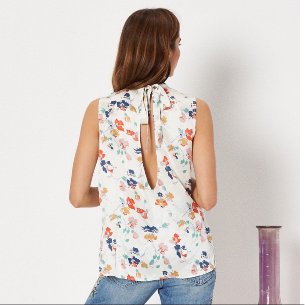 SOLD! 💌💌$138 NEW Tularosa Evie Floral Choker Top - Picture 2 of 8